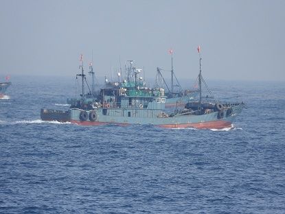 中어선 NLL 인근 100척 대기…해경 감시 강화