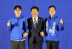 정청래, 하정우 공천장 수여