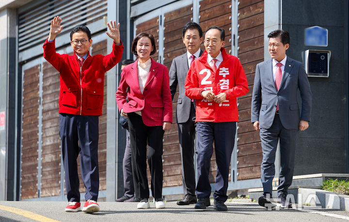 박근혜 전 대통령 예방 마친 추경호-이철우