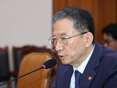 법무부, '스티브 유' 입국 막는다…"병역 면탈자 입국금지 근거 마련"