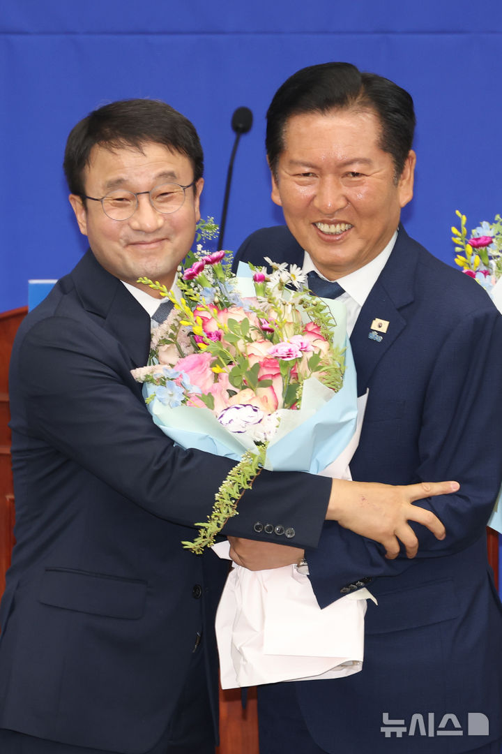 '연임' 한병도 민주당 원내대표 "입법으로 대통령 든든하게 지원" [뉴시스Pic]