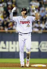 '이재원 결승타·임찬규 9승' LG, 삼성 8-2 꺾고 하루 만에 선두 탈환