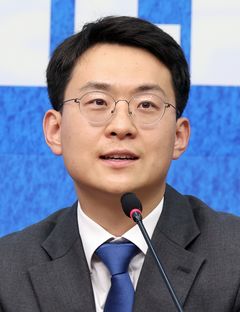 경선 없는 전략공천…박지원, 군산·김제·부안 보궐 출마