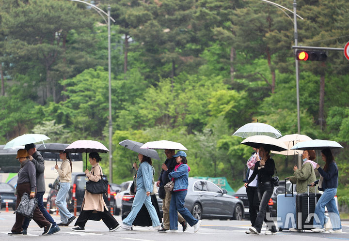 내일 아침 우산 챙기세요…수도권 5~20㎜ 비