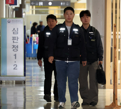 사후조정 절차 참석하는 삼성전자 노조