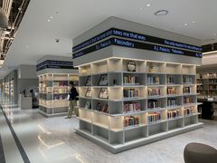 오픈런 필수?…여의도 핫플 '브라이튼 도서관'[출동!인턴]