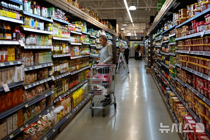 미 5월 소매상 매출 0.9% 증가…4월 증가세의 배