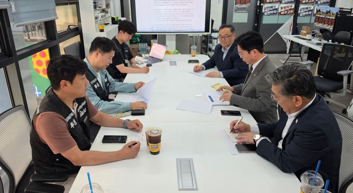 삼성전자 노조, 김영훈 노동장관에 사측 교섭위원 교체 요구