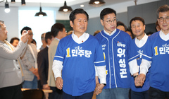 정청래 "울릉도 3파전 치열… 힘 많이 실어드리고 왔다" [뉴시스Pic]