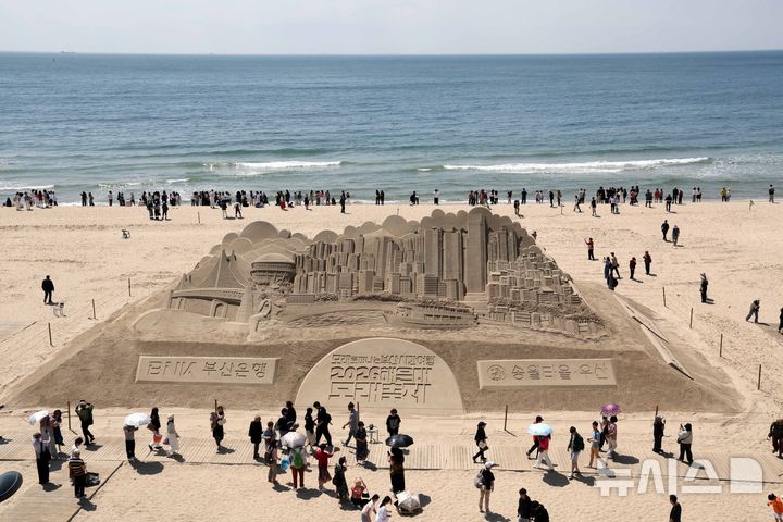 '모래로 떠나는 부산 시간여행' 2026 해운대 모래축제 [뉴시스Pic]