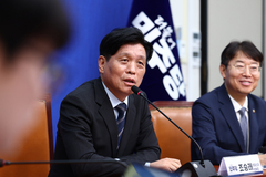 與 "조국, 눈살 찌푸릴만한 공방 서로 자제해야…지켜야 할 룰 있어"