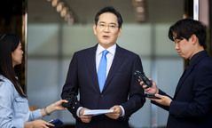 '전세계' 향해 세차례 고개숙인 이재용 삼성전자 회장…"글로벌 후폭풍 우려 속 직접 전면에"