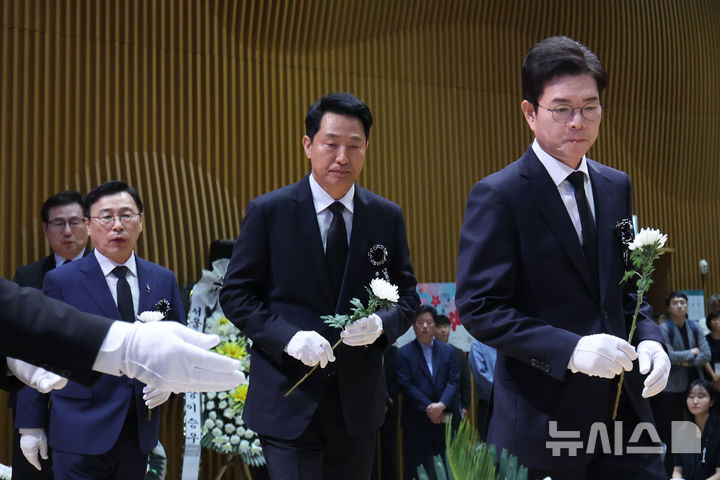 '5.18민주화운동 제46주년 서울기념식' 참석한 여야 서울시장 후보 [뉴시스Pic]