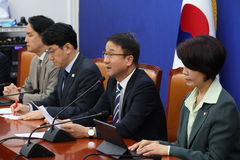 與 "삼성전자 노사 잠정합의 환영…'사회적 대화' 효용 증명"
