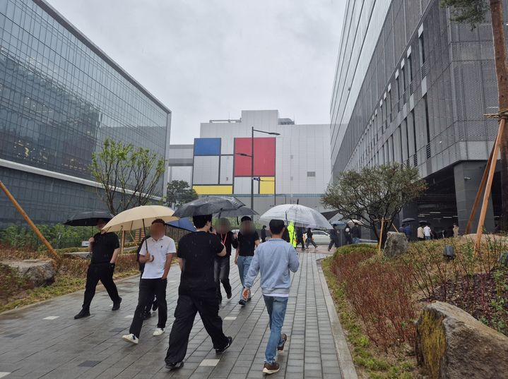 삼성전자, 'AI 반도체 올인'…비주력 사업팀 축소하고 핵심 전력 이동