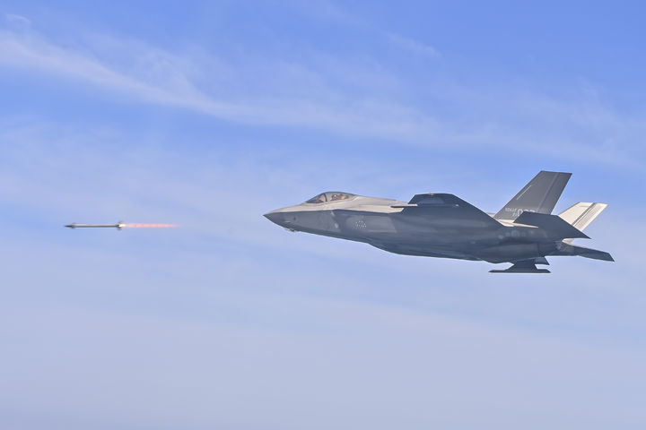 美국무 "한국에 AIM-9X 공대공 미사일 판매 잠정 승인" 