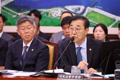김윤덕 "보고 안 된 걸 어떻게 책임지냐"…野 의원과 설전