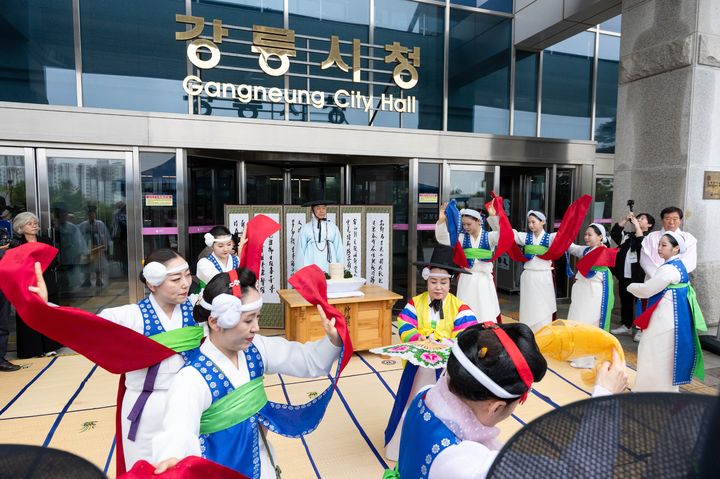 강릉단오제 '신주빚기'로 시작…내달 15일~22일 개최