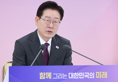 이 대통령, 직속 자문기구 간담회…"비판·조언 자유롭게"(종합)