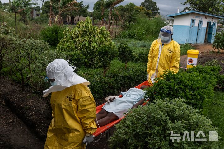 콩고·우간다 에볼라 확산…백신 공백 속 204명 사망