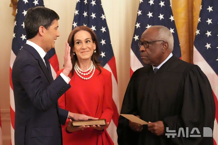 워시 연준 의장 취임…트럼프 "독립성 바래"