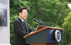 [전문]이 대통령, 노무현 전 대통령 서거 17주기 추도식 추도사