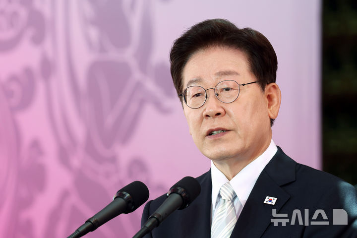 이 대통령, 태고종 주최 부처님오신날 봉축법요식 참석