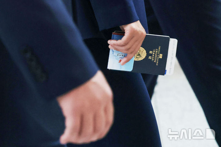 북한 여권 이용하는 내고향여자축구단