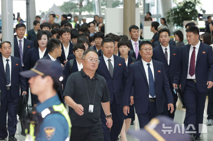 방한 일정 마친 北내고향여자축구단