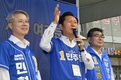 호남 찾은 정청래 "대통령도 민주당, 모두 1번 찍어 달라"