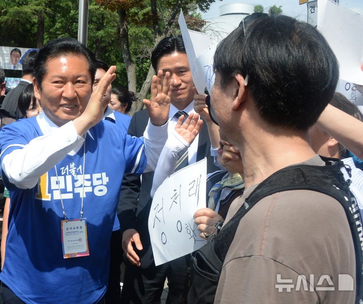 정청래, 전북·충청 돌며 지원사격…"李대통령 지지하면 민주당 후보 뽑아달라"(종합)