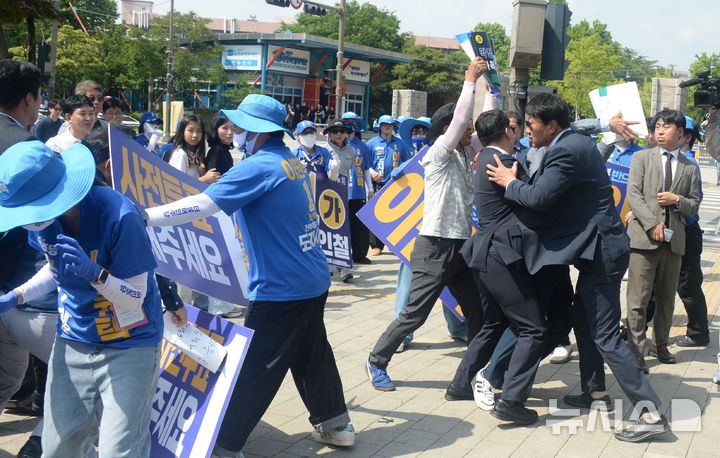 더불어민주당 전북 집중유세 현장 찾은 정청래사당화저지 범도민대책위