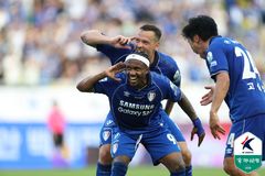 K리그2 '이정효호' 수원, 천안시티 3-2 꺾고 2위 도약