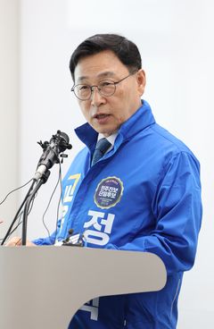 정근식 "유아교육 무상화…단일화 가능성 열려 있어"
