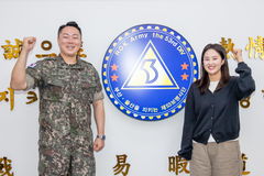 부산서 군인·군무원 부부, 갑자기 쓰러진 노인 도와줘 무사