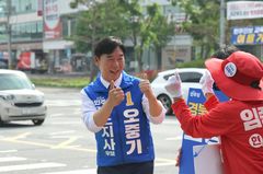 오중기, "돌봄 복지" 공약…이철우 "보수우파 결집" 호소