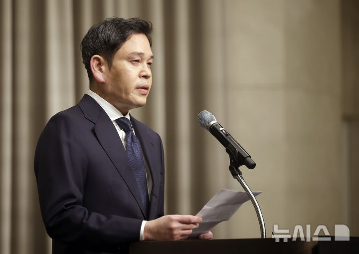 정용진 회장, 스타벅스 '탱크데이' 사태 관련 대국민 사과