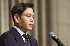 정용진 신세계 회장 "모든 책임은 저에게"…'스벅 사태' 대국민 사과