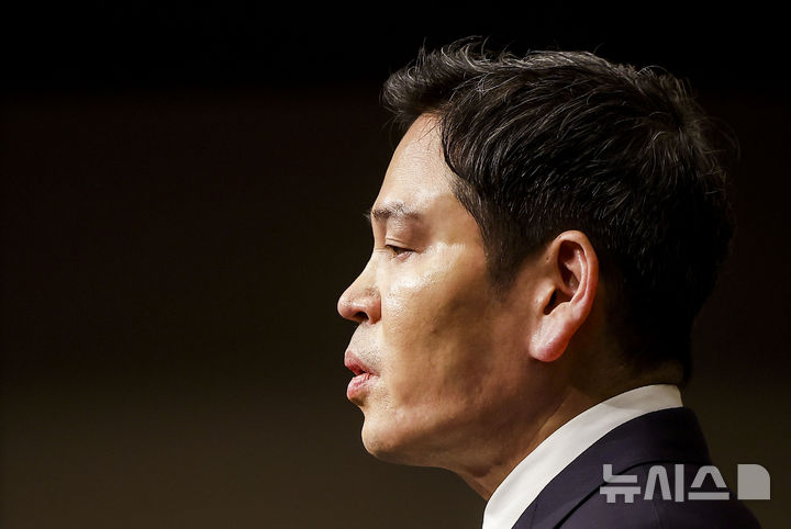 정용진 신세계그룹 회장, '스타벅스 탱크데이' 사태 관련 대국민 사과