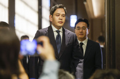 신세계 "첨부파일도 안 열고 승인"…스타벅스 관리 체계 부실 인정