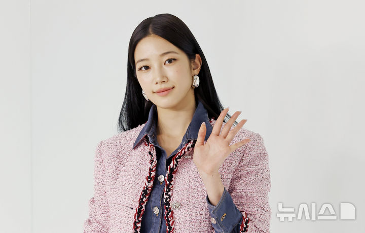 손인사하는 카즈하