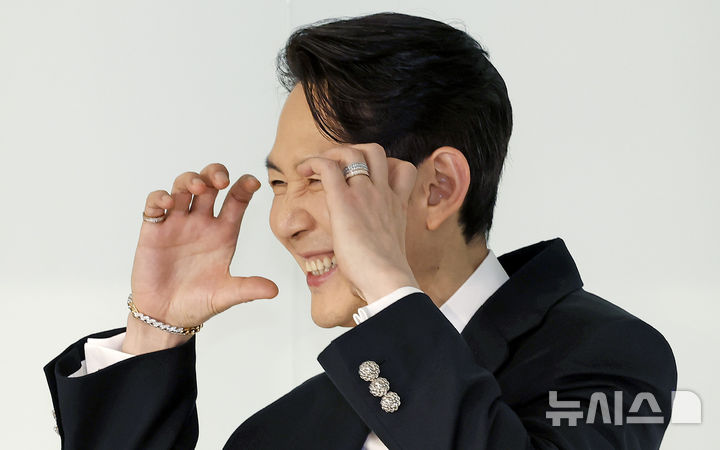 볼하트하는 이정재