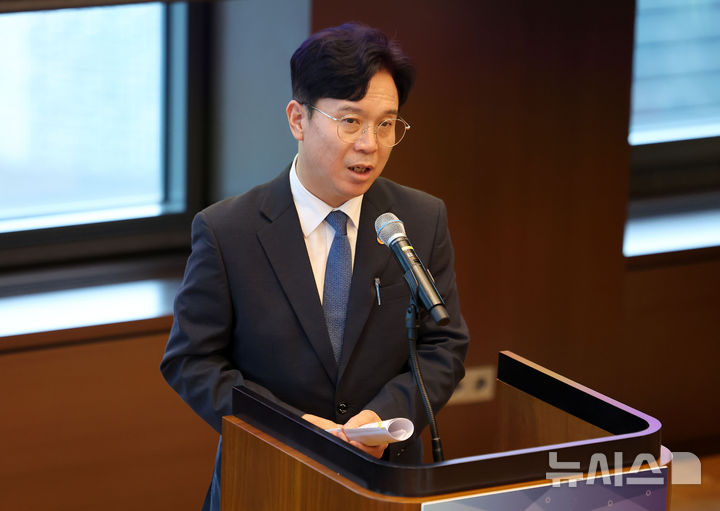 K-뉴딜 아카데미 기업·청년 간담회 인사말하는 김영훈 노동부 장관