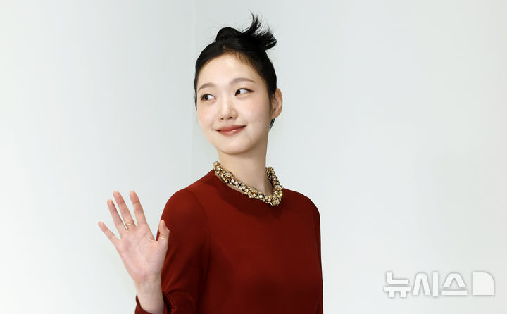 머리 올린 김고은