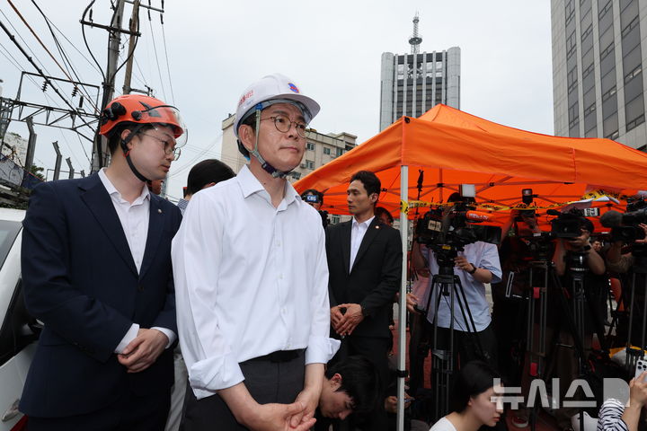 서소문 고가도로 붕괴 사고 현장 찾은 정원오 더불어민주당 서울시장 후보