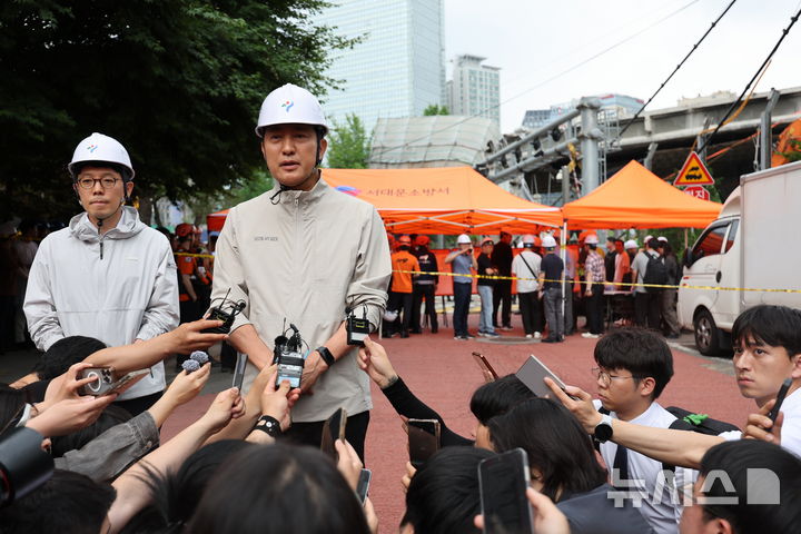 서소문 고가차도 붕괴 사고 현장 찾은 오세훈 후보
