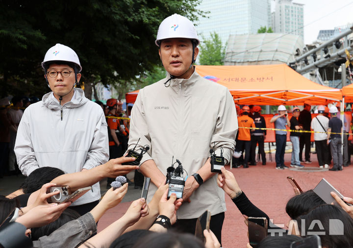 서소문 고가차도 붕괴 사고 현장 찾은 오세훈 후보