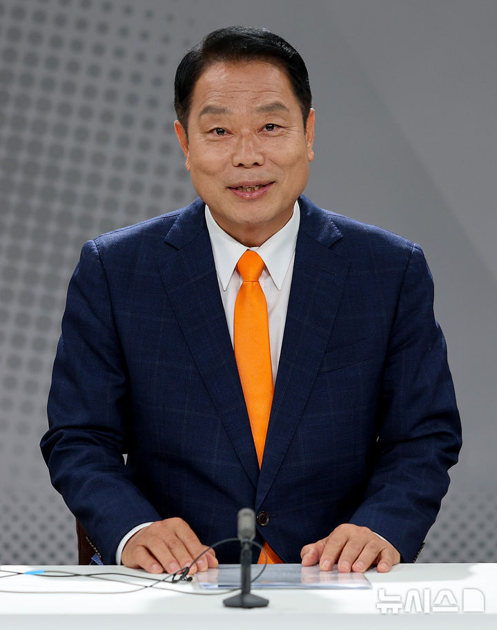 발언하는 이수찬 대구시장 후보