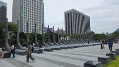 "캐나다 국기 보고 멈춰 섰다"…광화문 '감사의정원' 가보니[출동!인턴]