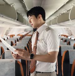 아이돌 그룹 출신, 팀 해체 후 승무원 됐다